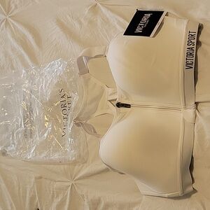 Victoria's Secret knockout maximum support sports bra.  New with tags, size 34D